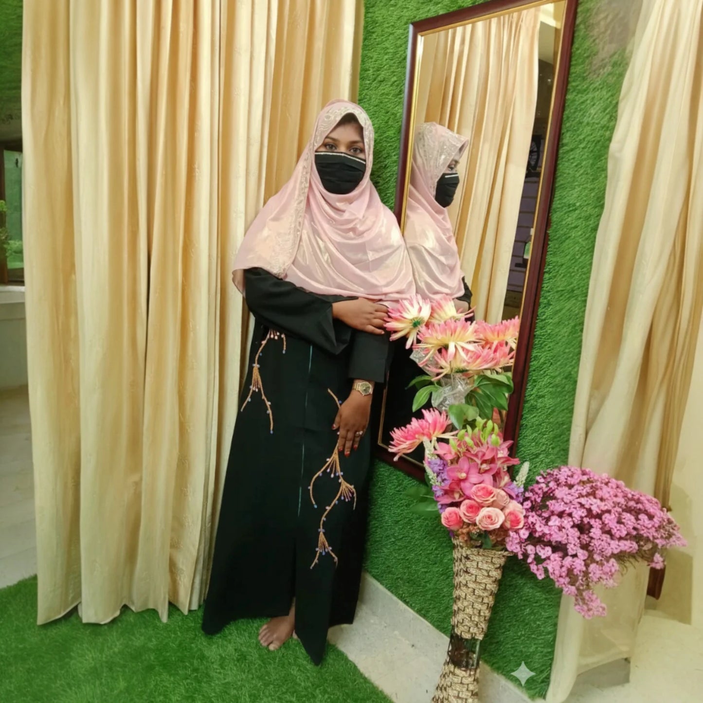Black Goldbeads Abayas
