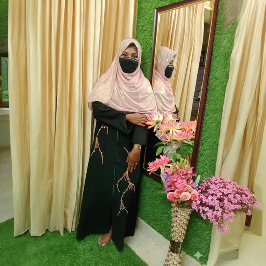 Black Goldbeads Abayas